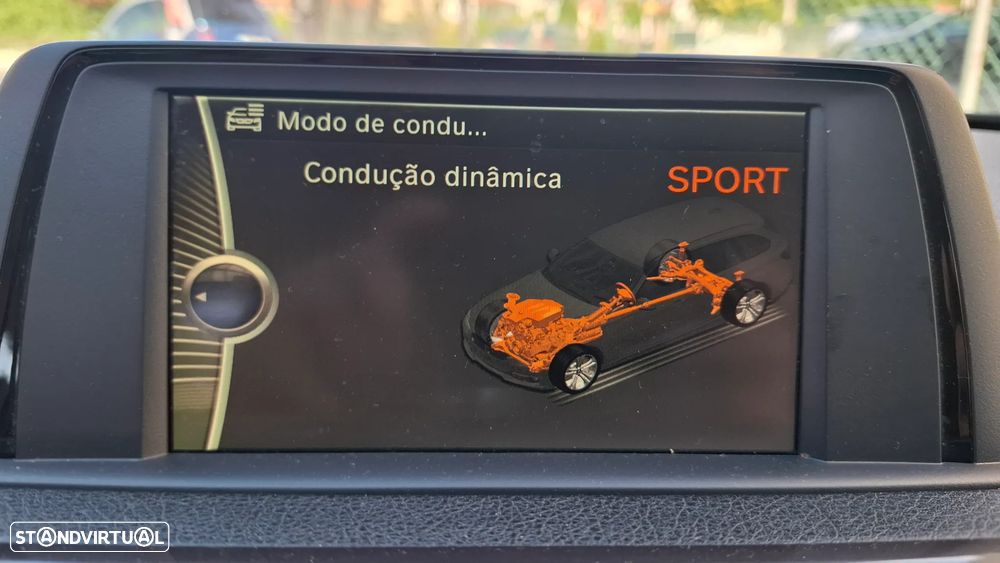 BMW 318 d Line Sport - 38