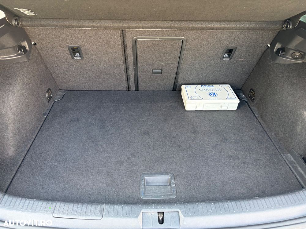 Volkswagen Golf - 24