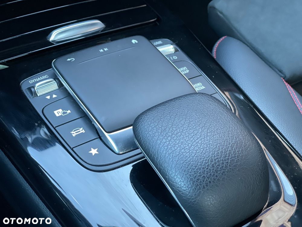 Mercedes-Benz Klasa A 180 7G-DCT AMG Line - 23