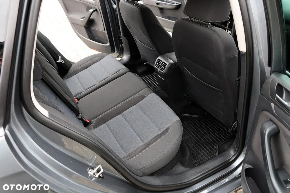 Volkswagen Golf 1.6 TDI DPF Style - 27