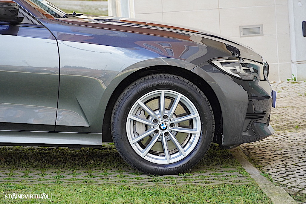 BMW 330 e Touring Auto - 12