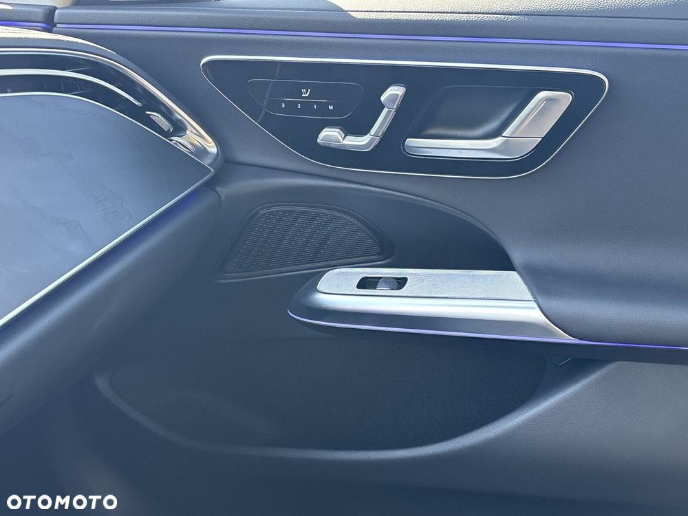 Mercedes-Benz Klasa E - 27