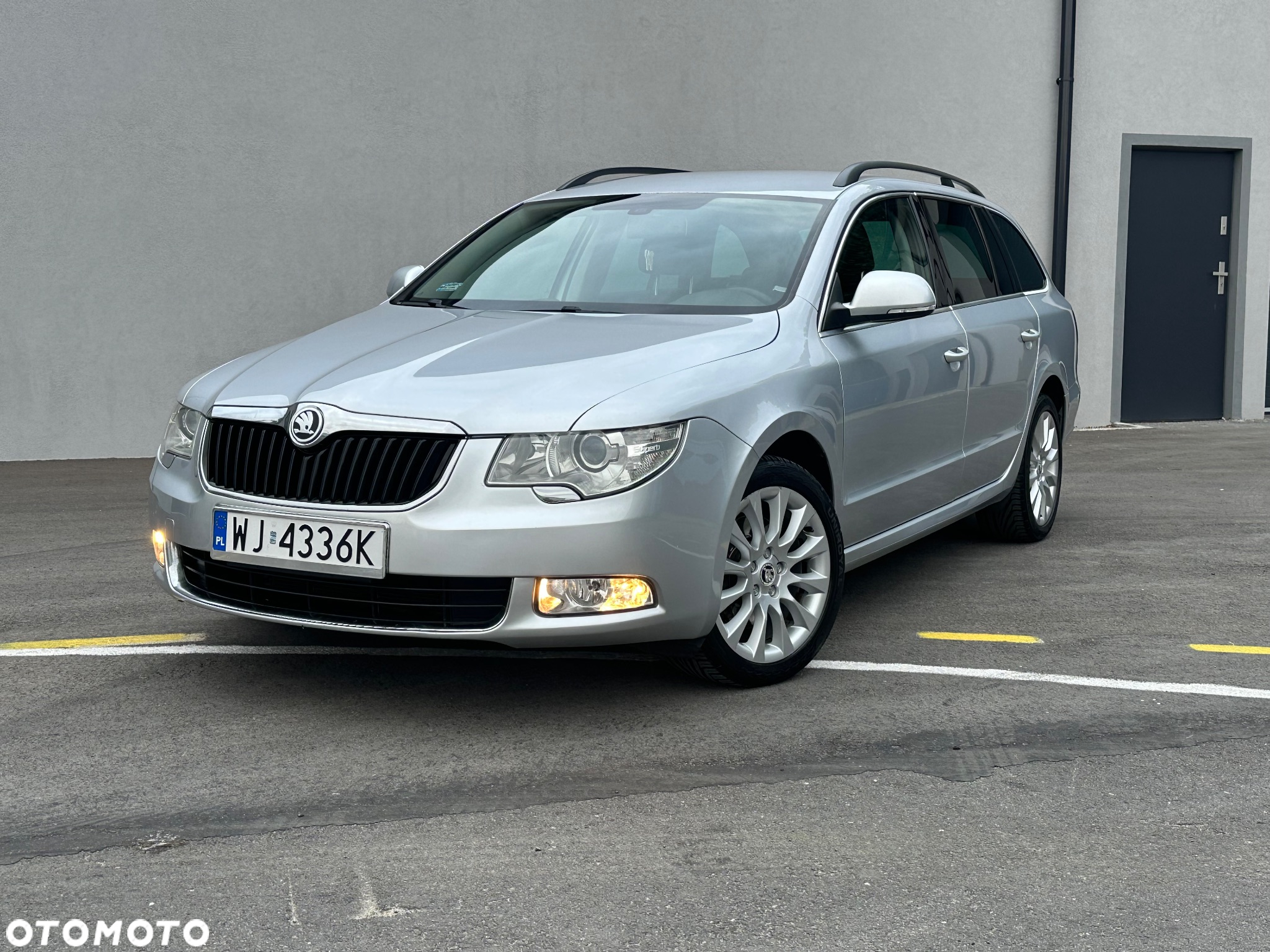 Skoda Superb Combi 2.0 TDI DSG Elegance - 4