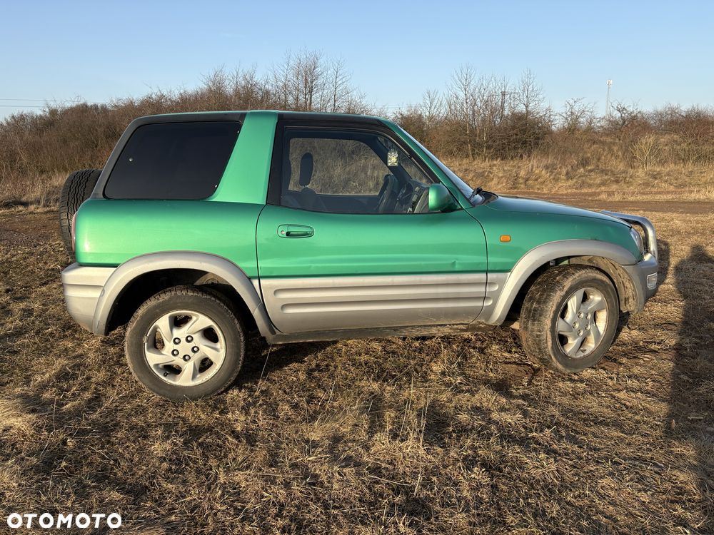 Toyota RAV4 - 1