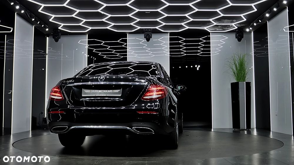 Mercedes-Benz Klasa E ver-220-d-4--matic-amg - 8