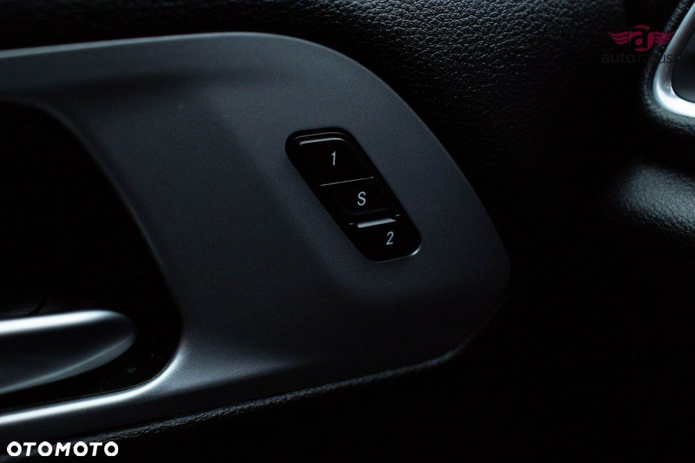 Chrysler Pacifica - 13