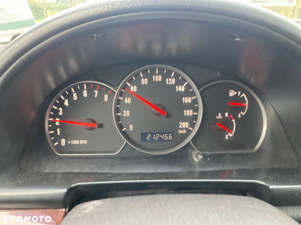 Suzuki Grand Vitara 2.0 Comfort Limited - 10