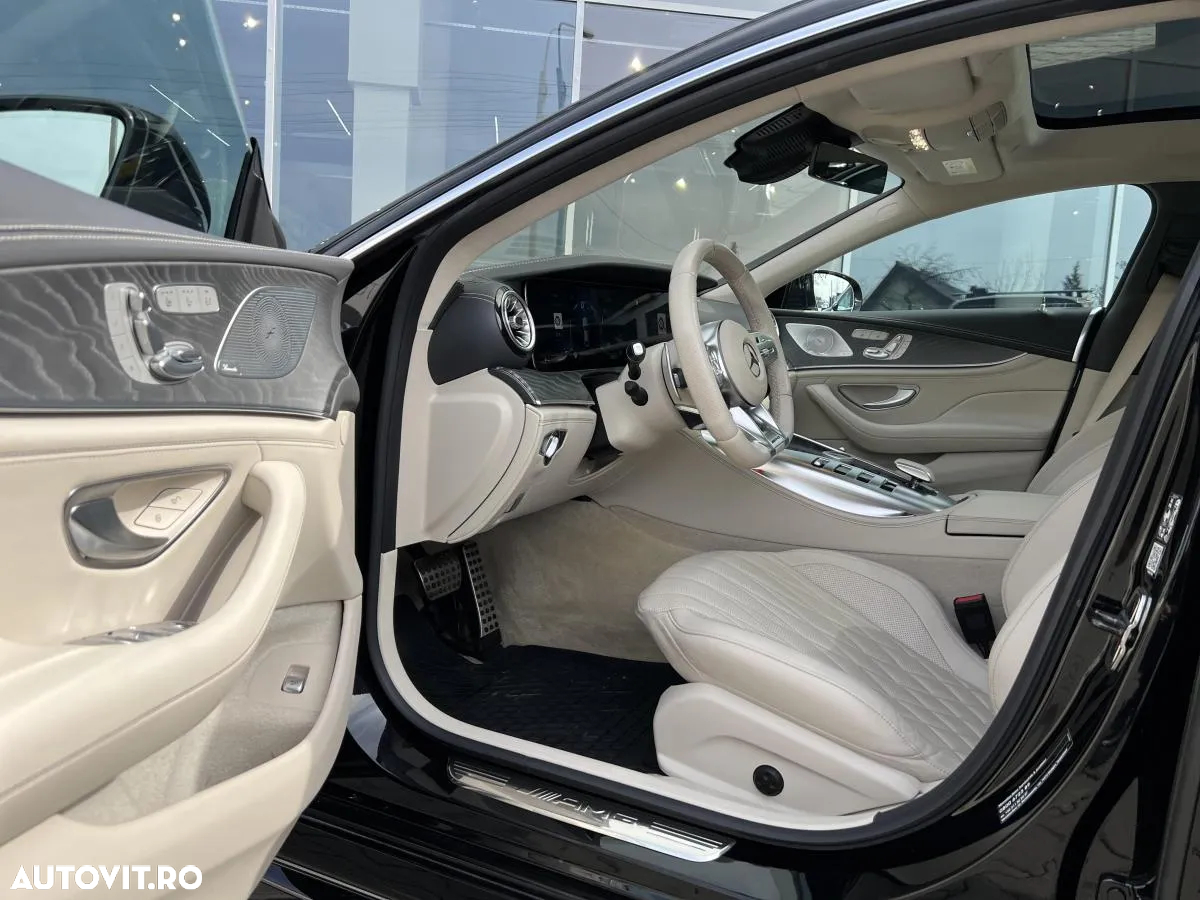 Mercedes-Benz AMG GT 53 4MATIC+ MHEV - 9