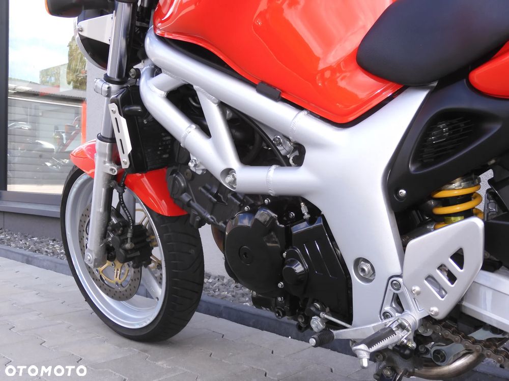 Suzuki SV - 28
