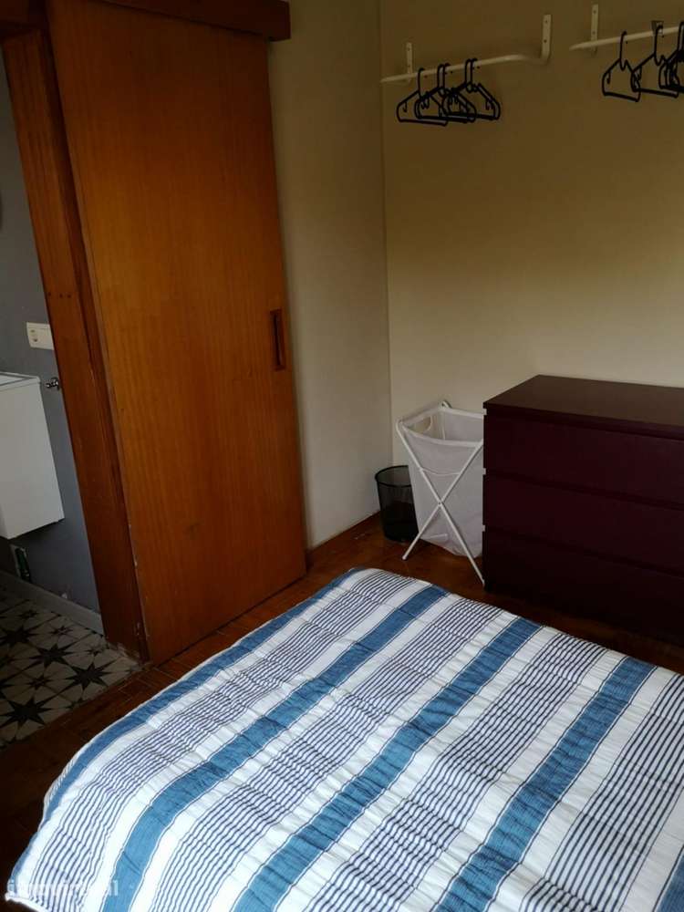 Quarto - localizado em Sé de Braga e São Lázaro Braga - Grande imagem: 2/10