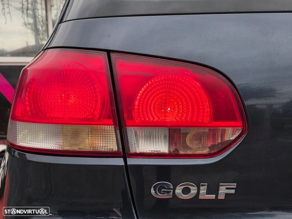 VW Golf 2.0 TDi Confortline - 25