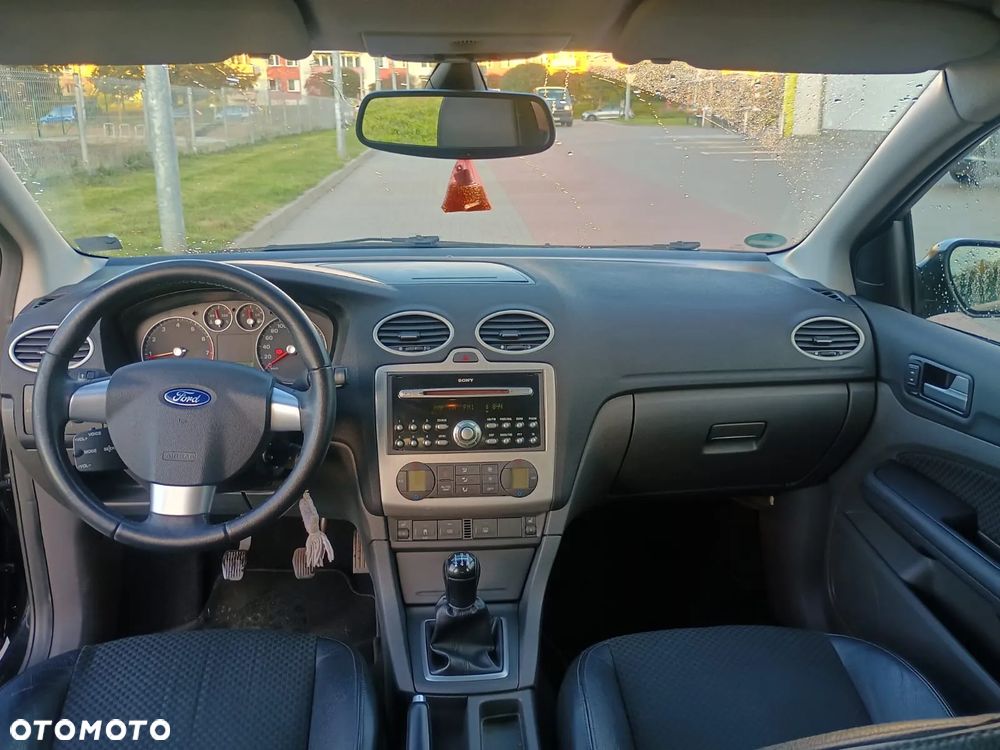 Ford Focus 2.0 16V Titanium - 20