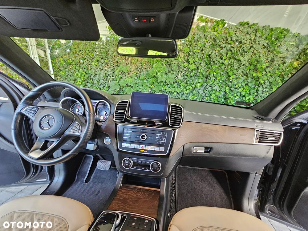 Mercedes-Benz GLS - 13
