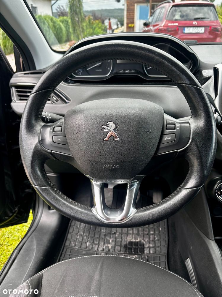 Peugeot 208 1.5 BlueHDi Allure S&S - 11