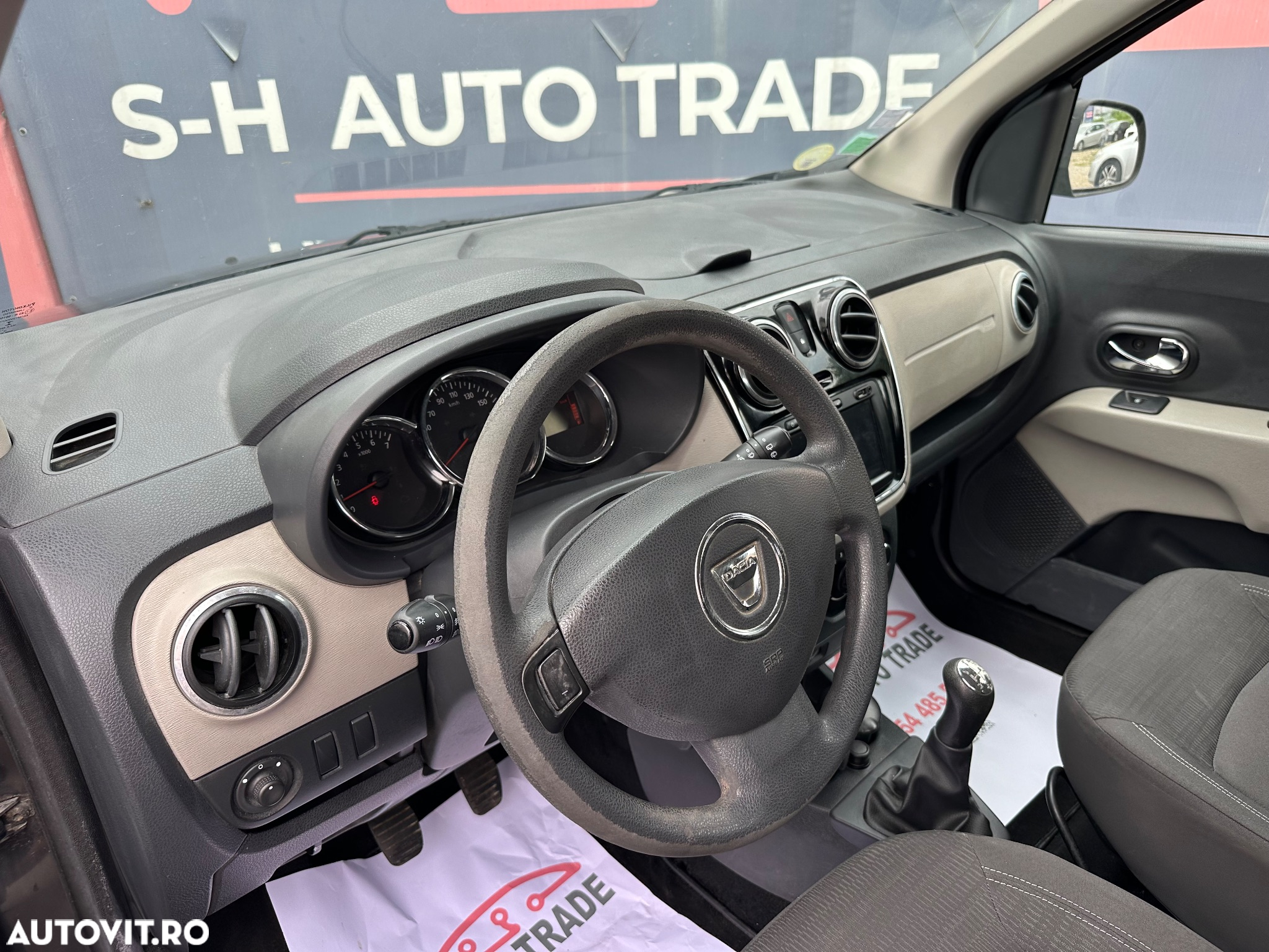 Dacia Lodgy 1.5 dCi 90 CP Stepway - 9