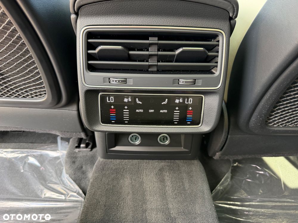 Audi RS Q8 TFSI quattro tiptronic - 36