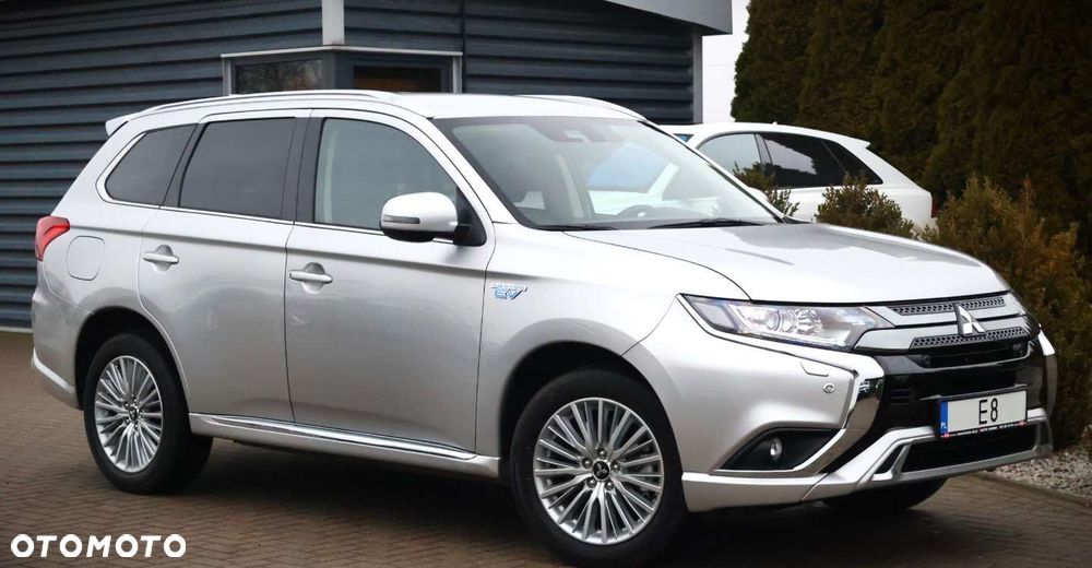 Mitsubishi Outlander - 3