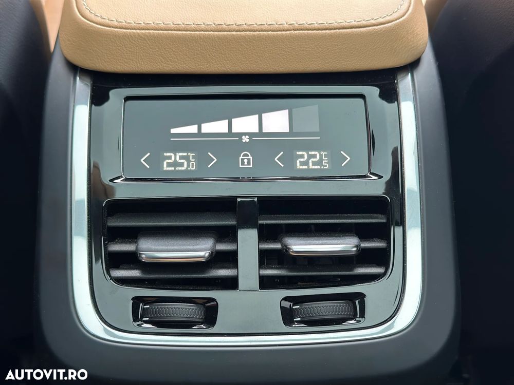 Volvo XC 90 T8 AWD Recharge Geartronic Inscription Edition - 18