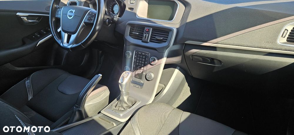 Volvo V40 D2 - 8