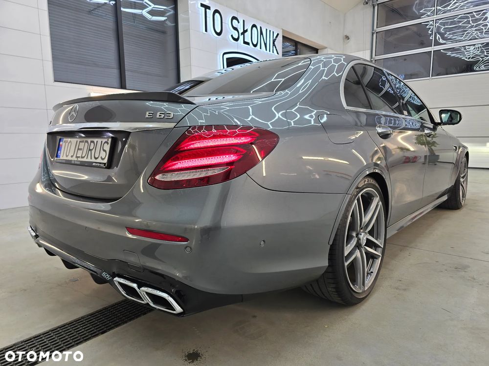 Mercedes-Benz Klasa E - 9