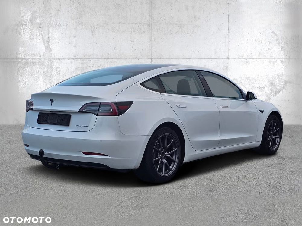 Tesla Model 3 - 2