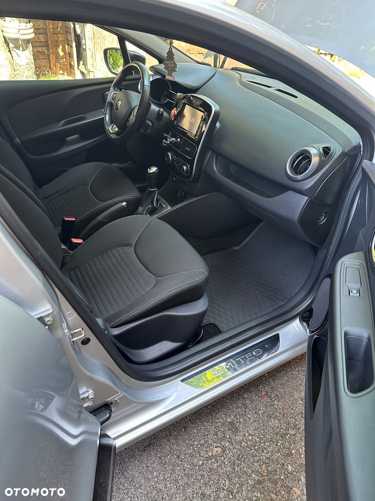 Renault Clio - 10
