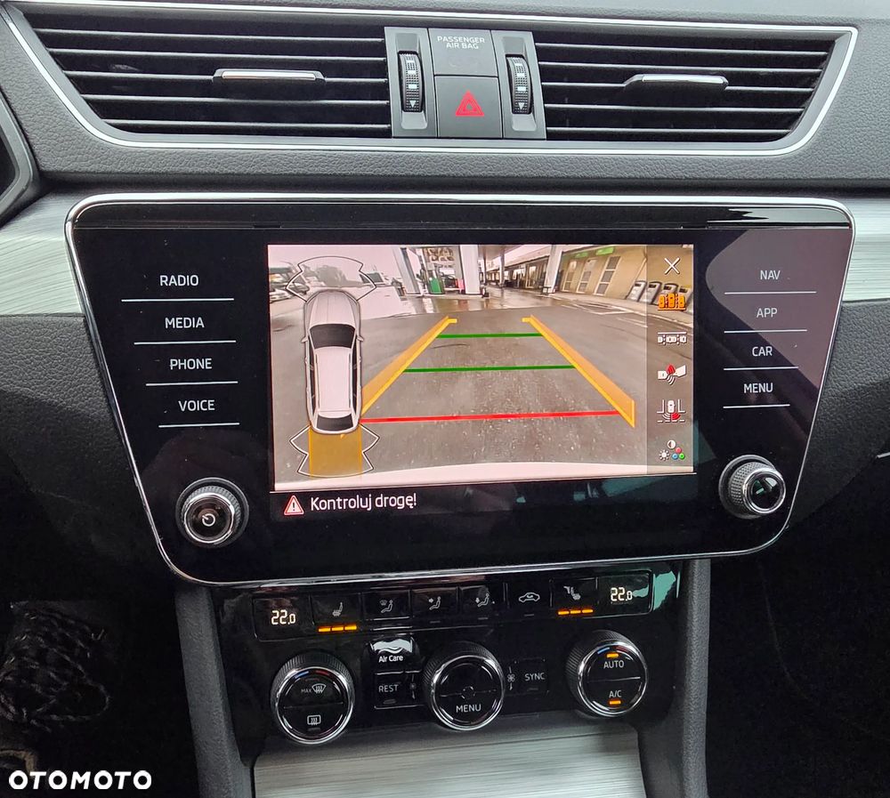 Skoda Superb 2.0 TDI DSG Sportline - 21