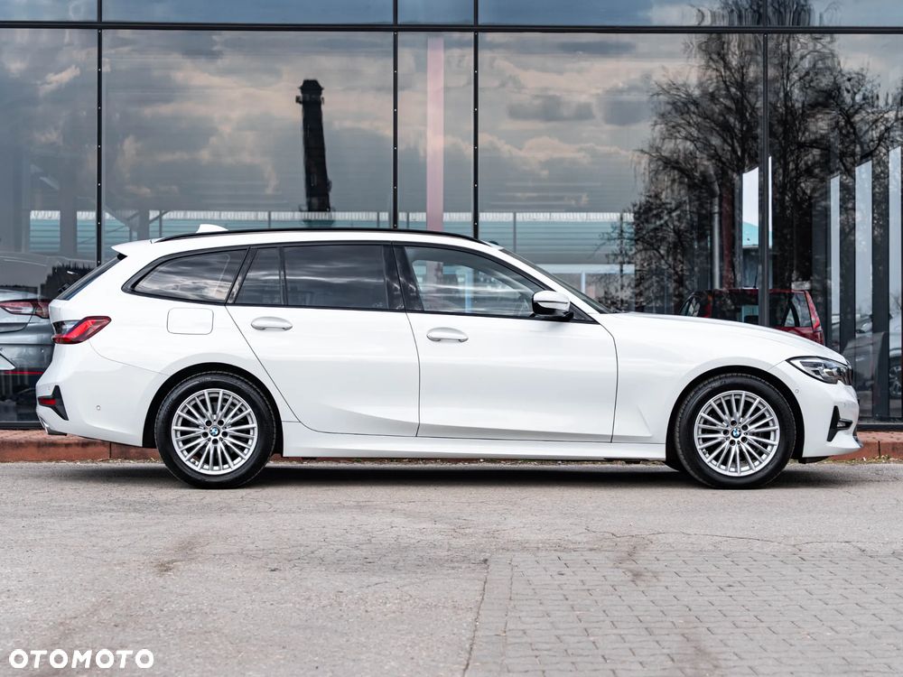 BMW Seria 3 320d Sport Line Shadow - 15