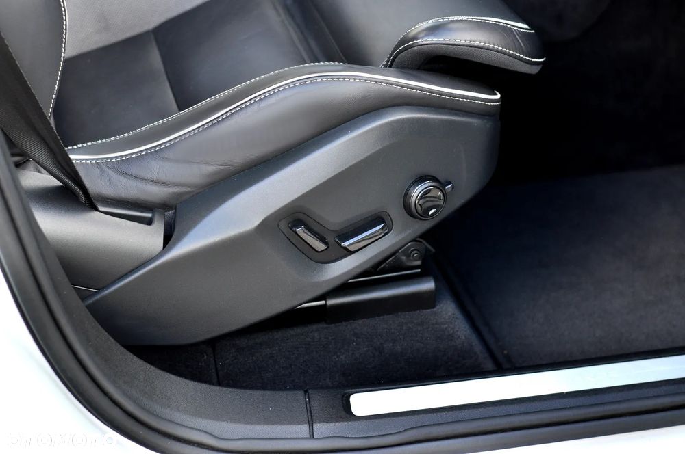 Volvo XC 60 T6 AWD Plug-In Hybrid Inscription - 29