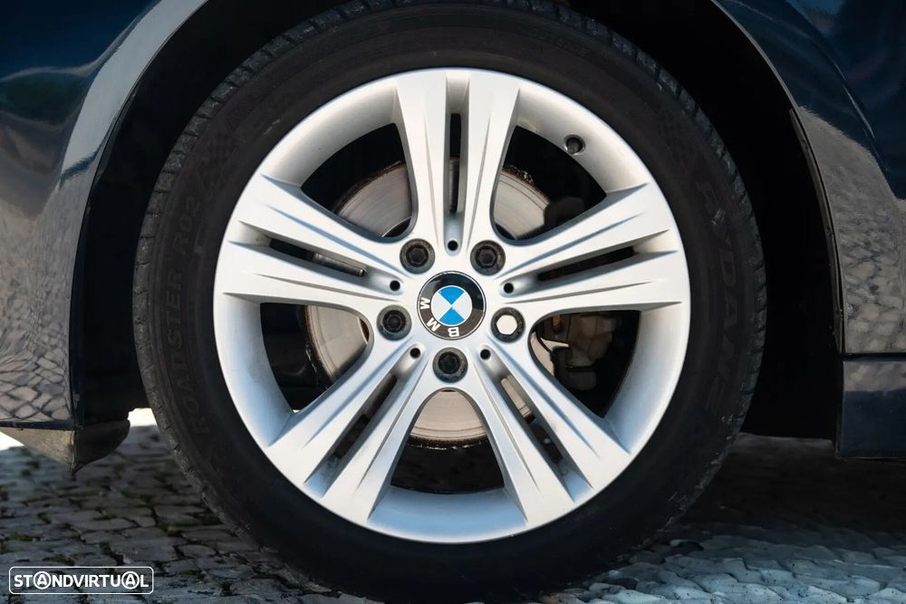 BMW 318 d Blue Performance Sport Line - 17