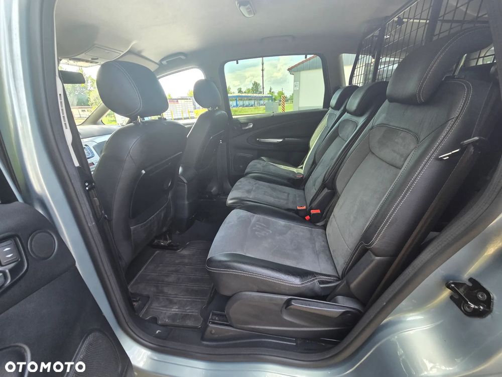 Ford S-Max 2.0 TDCi DPF Titanium - 32