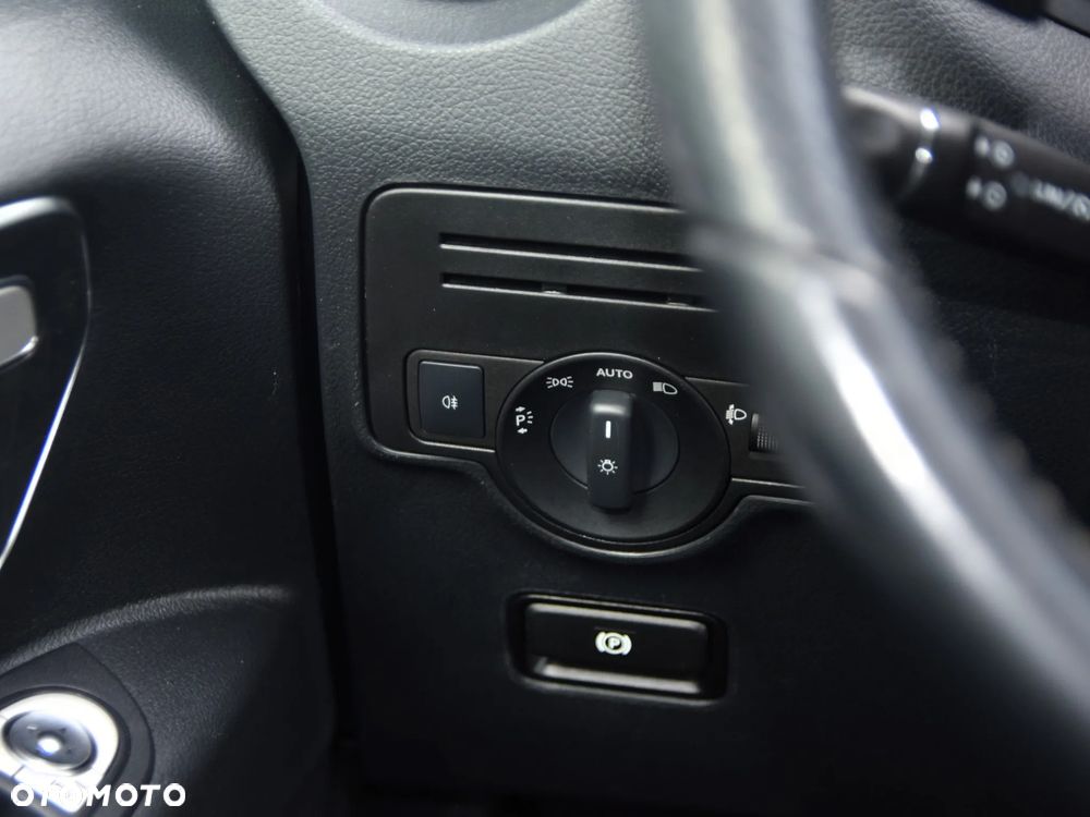 Mercedes-Benz Vito - 25