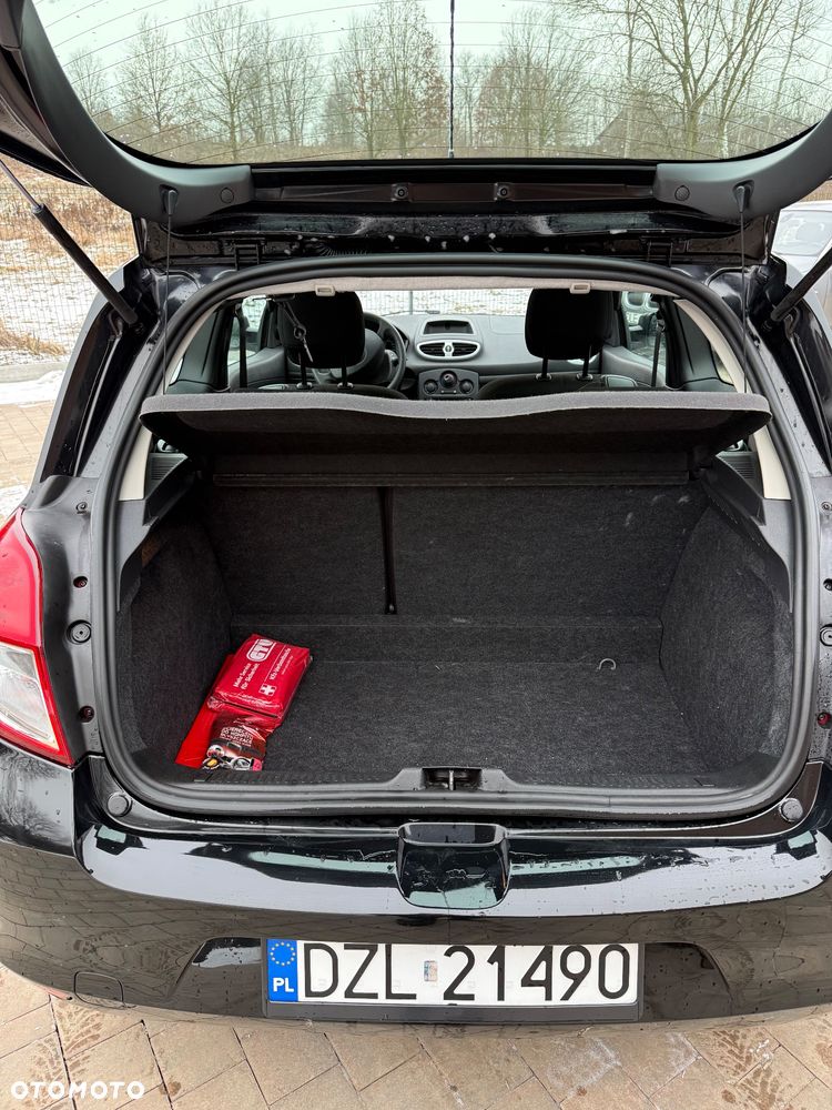 Renault Clio 1.2 16V 75 Yahoo - 11