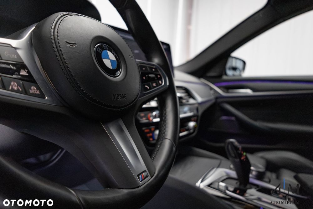 BMW Seria 5 540i xDrive - 21