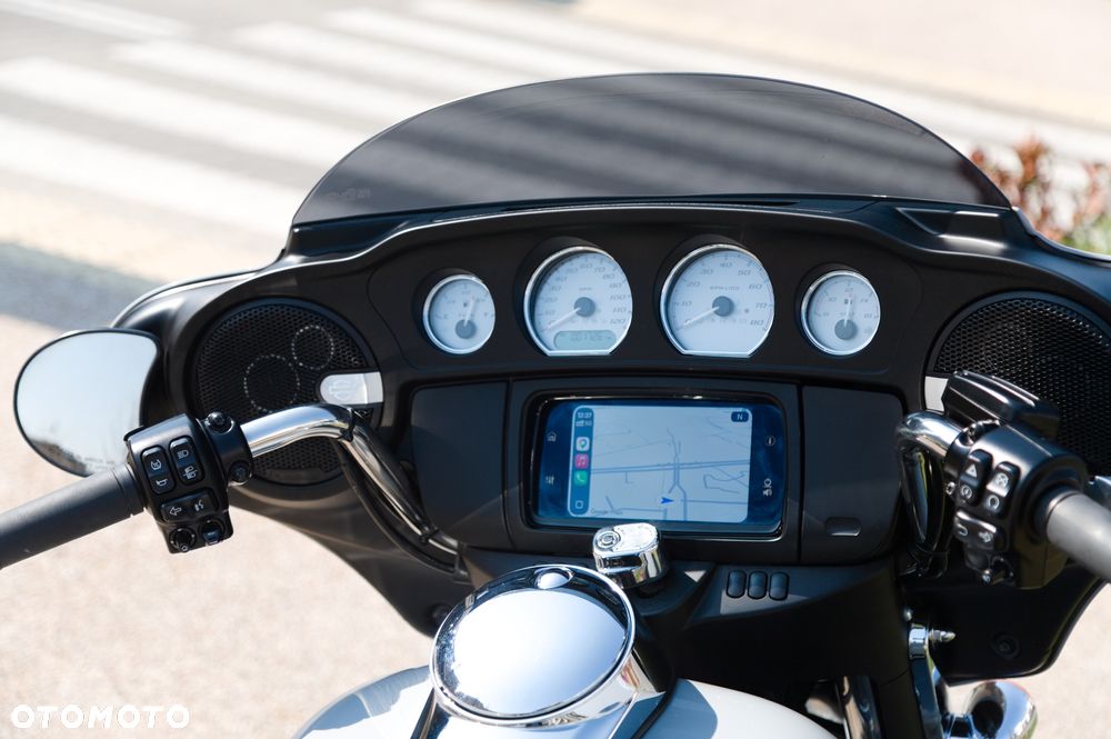 Harley-Davidson Touring Street Glide - 12