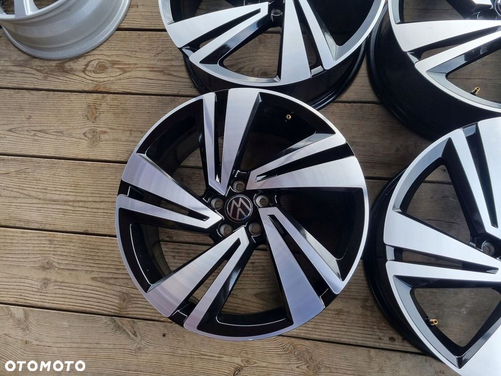 VW T-CROSS alufelgi 7JX18H2 ET39 2GM 5X100 super stan 4szt. - 3
