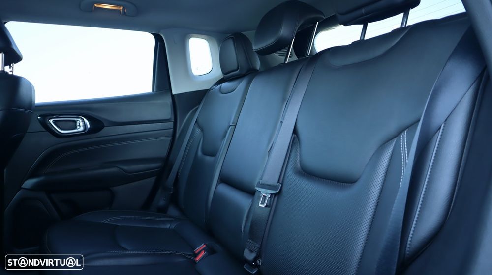 Jeep Compass 1.3 T Limited DCT - 31