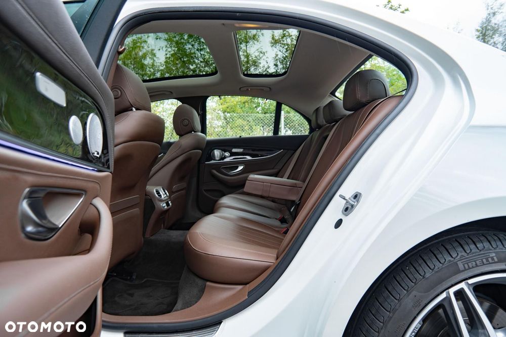 Mercedes-Benz Klasa E 220 d 9G-TRONIC Exclusive - 15