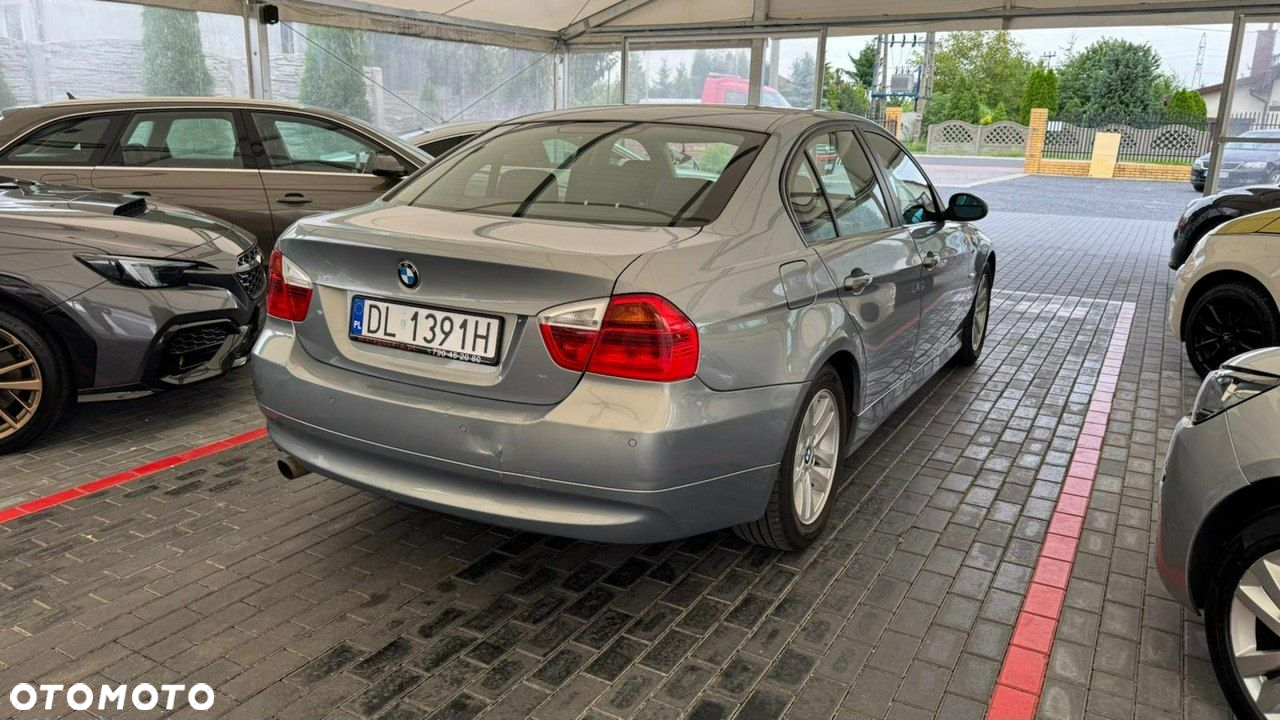 BMW Seria 3 320i - 24