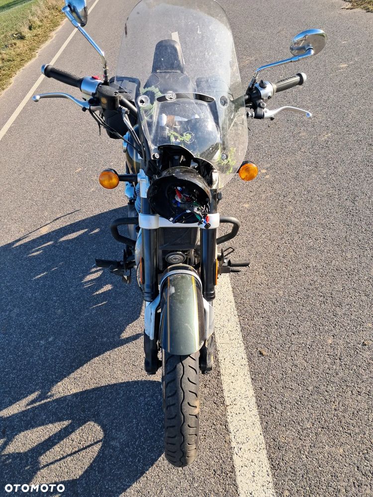 Royal Enfield Super Meteor - 11