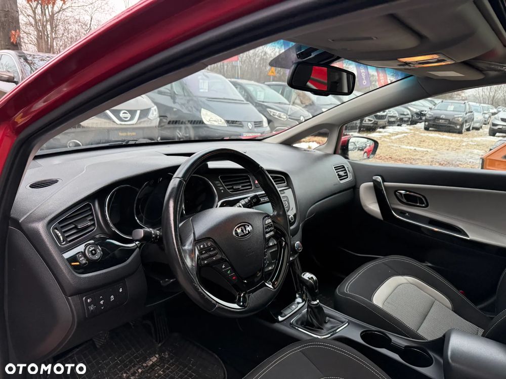 Kia Ceed 1.6 CRDi ISG Vision - 24