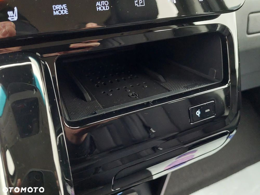 Hyundai Staria 1.6 T-GDI HEV Smart VIP - 21