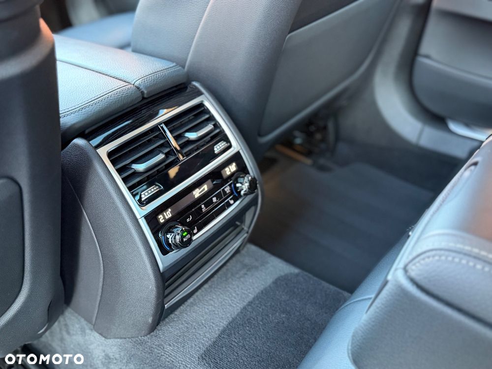 BMW Seria 7 750d xDrive sport - 13