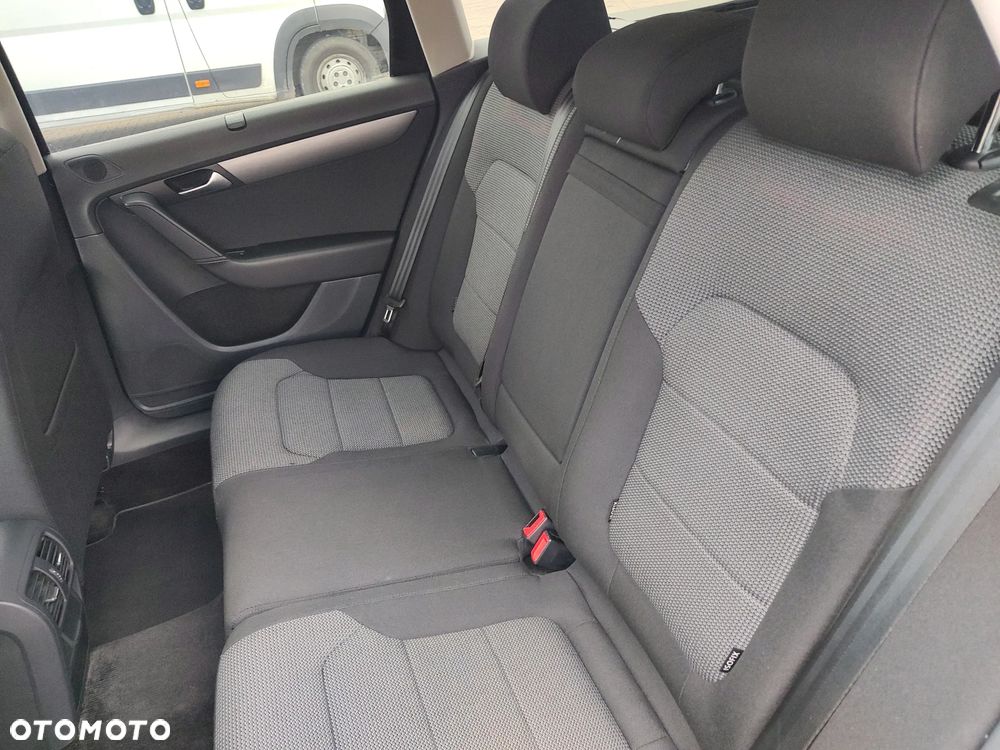 Volkswagen Passat 2.0 TDI Comfortline DSG - 16