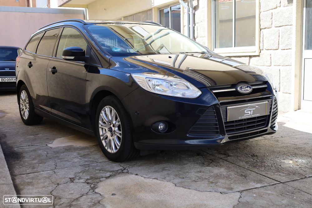 Ford Focus 1.0 EcoBoost S&S Champions Edition - 1