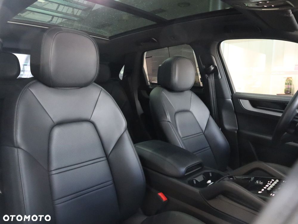 Porsche Cayenne - 15