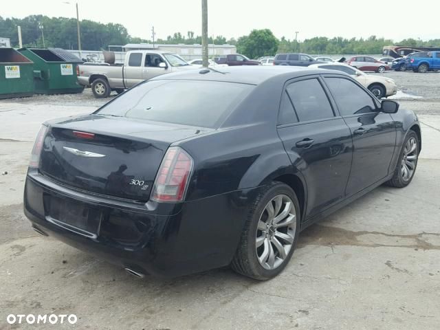 Chrysler 300s - 15