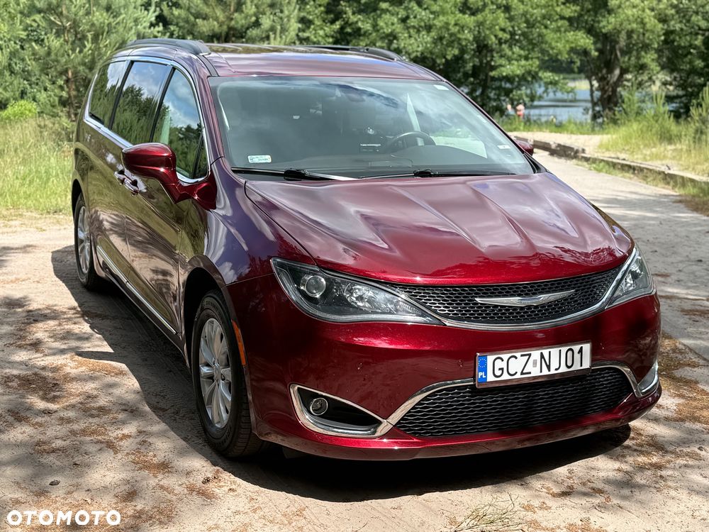 Chrysler Pacifica - 8