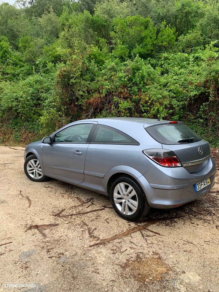 Opel Astra GTC 1.3 CDTI - 4