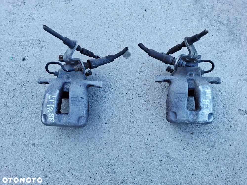 Zacisk Tył Tylny Lewy/Prawy VW AG TRW Audi A3 8P VW Touran Golf Seat Leon II - 1